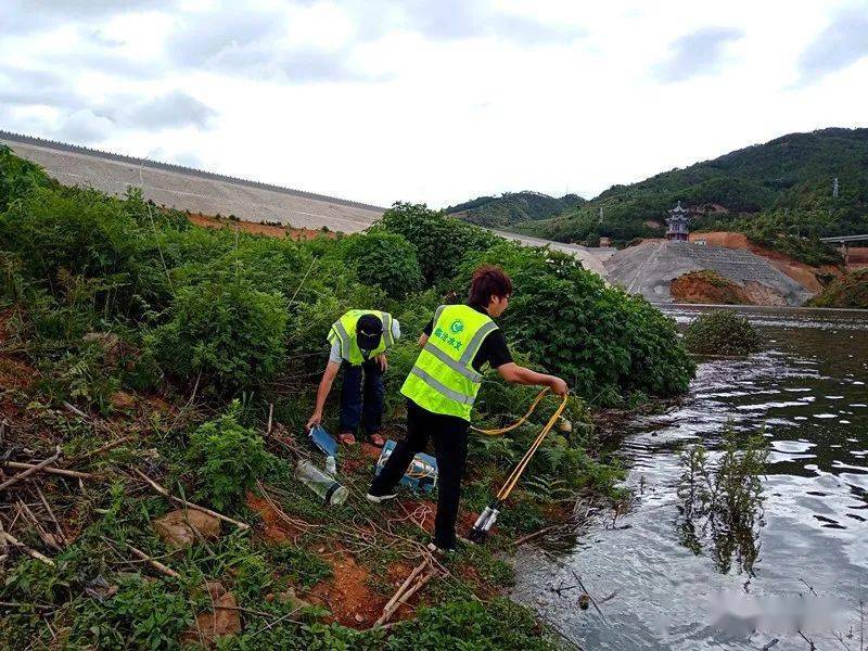 我公司技术人员成功获得水资源调查高级工程师证书
